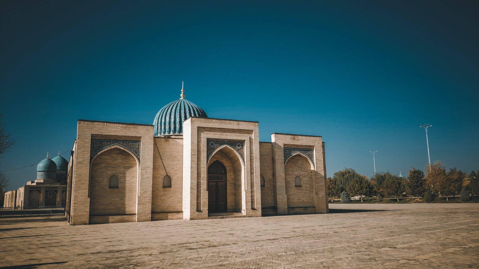 Blick auf den Registan in Samarkand, Usbekistan, Highlight der Seidenstraße