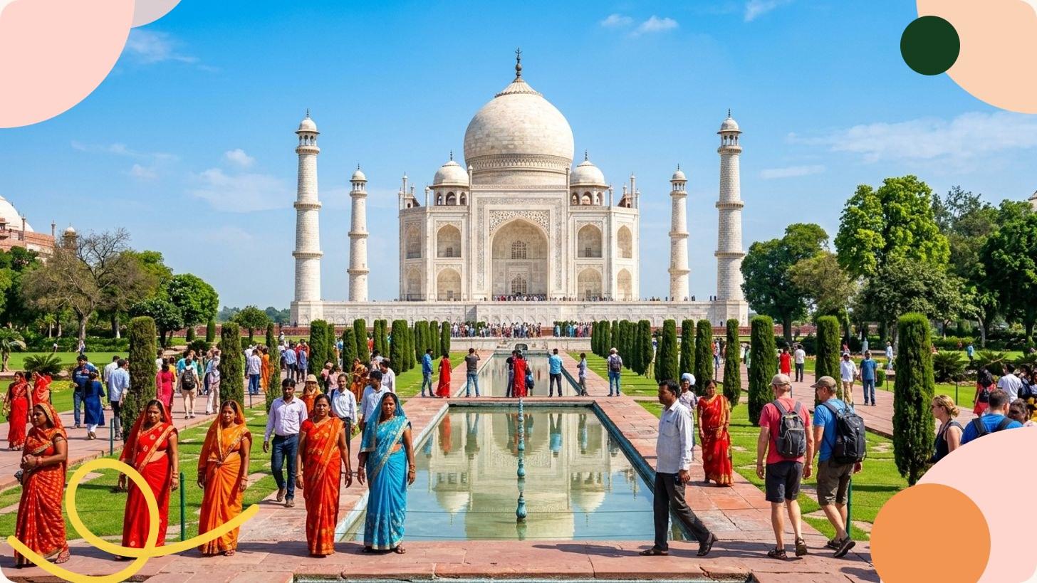 Vue du Taj Mahal en marbre blanc depuis l'esplanade principale, Agra, Inde