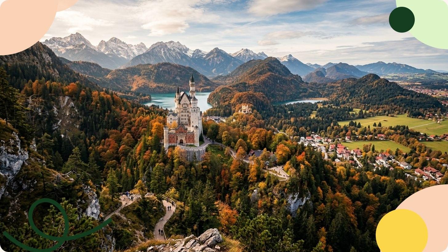 Vue panoramique du château de Neuschwanstein perché sur sa falaise boisée en Bavière, Allemagne