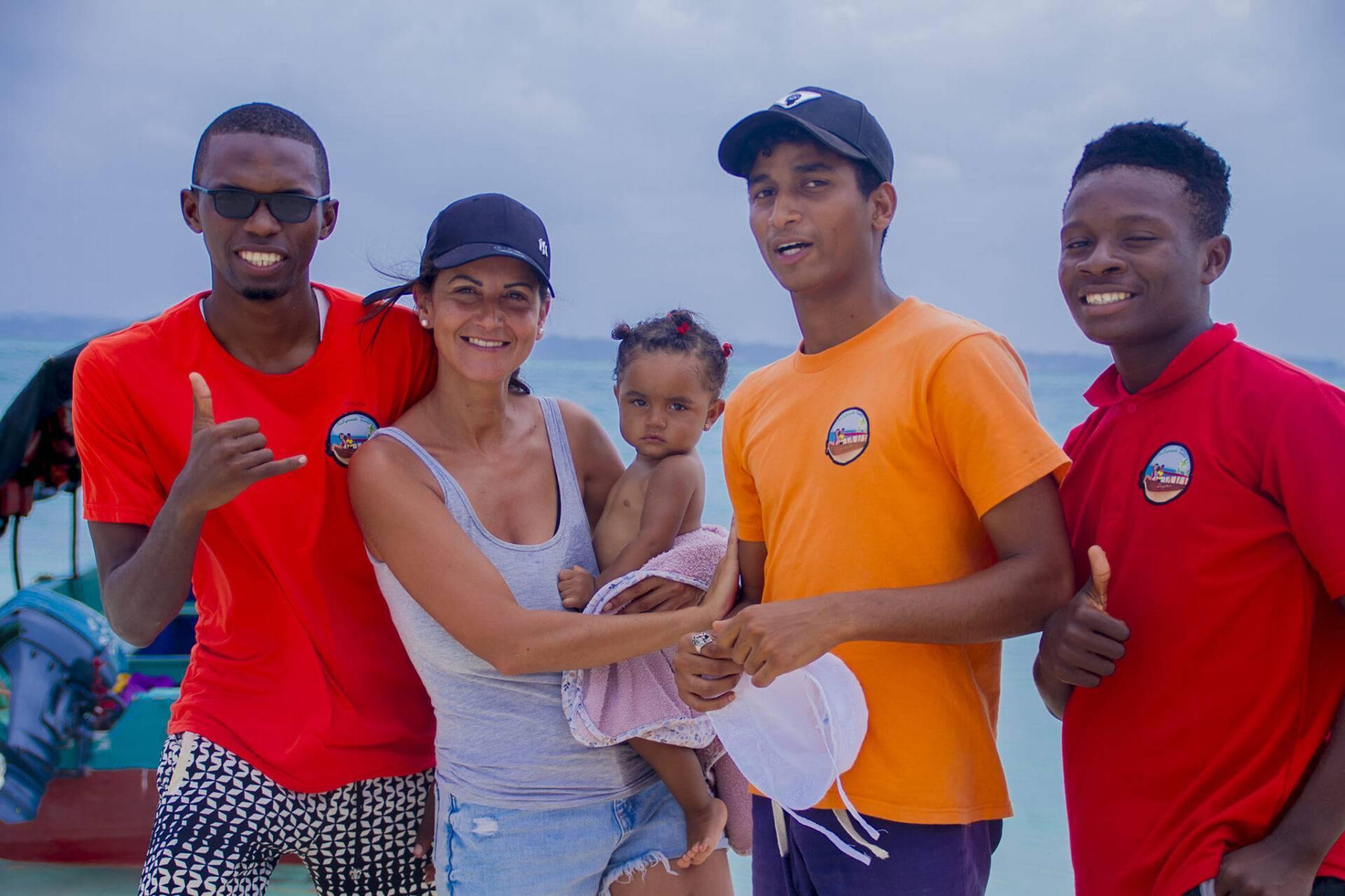 Plage de Zanzibar avec eaux turquoise, destination phare de Nakupenda Tours en Tanzanie