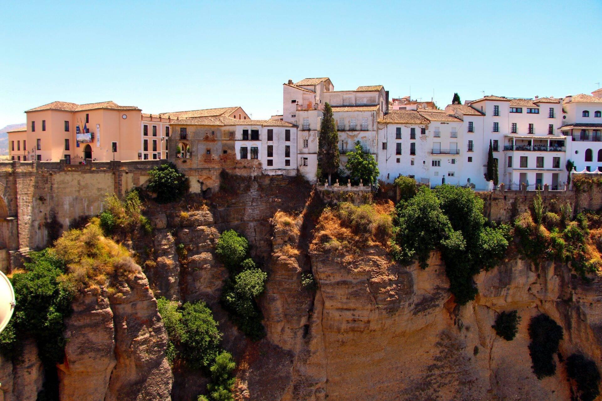Pont Neuf de Ronda enjambant la profonde gorge du Tajo en Andalousie, Espagne