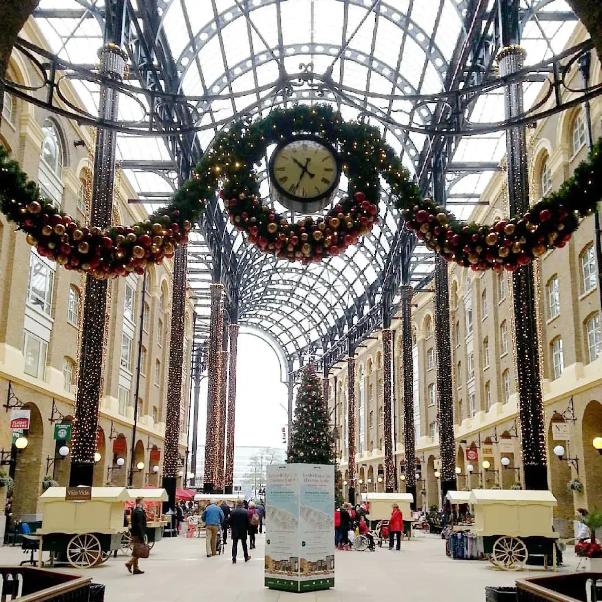 London im Winter mit weihnachtlichen Dekorationen