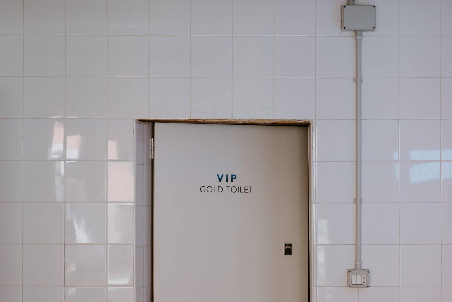 Karte der Flush App mit den nächstgelegenen öffentlichen Toiletten in einer Stadt