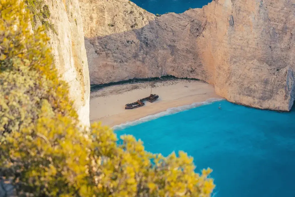Navagio – Grèce (Mer Ionienne - Mer Méditerranée) Navagio – Grèce (Mer Ionienne - Mer Méditerranée)