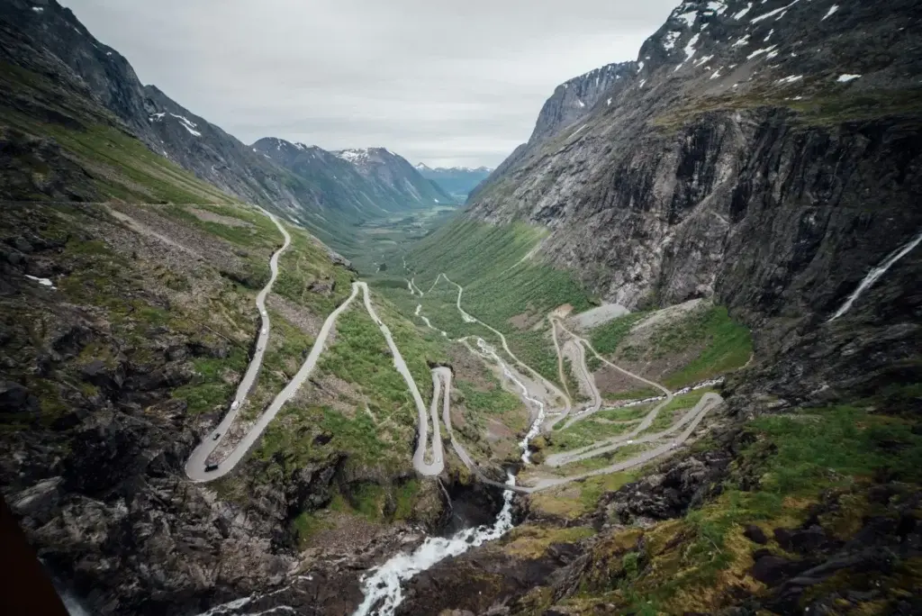ivars-utinans-4yK152OHwgs-unsplash