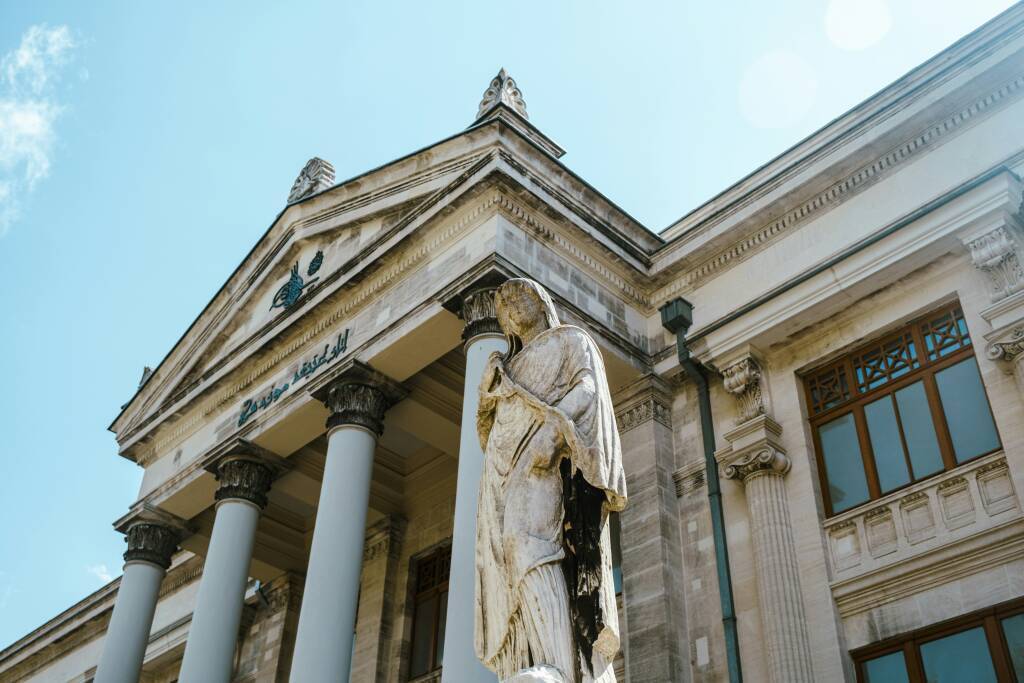 mahmut-yildiz-qwq2cy8sxbs-unsplash